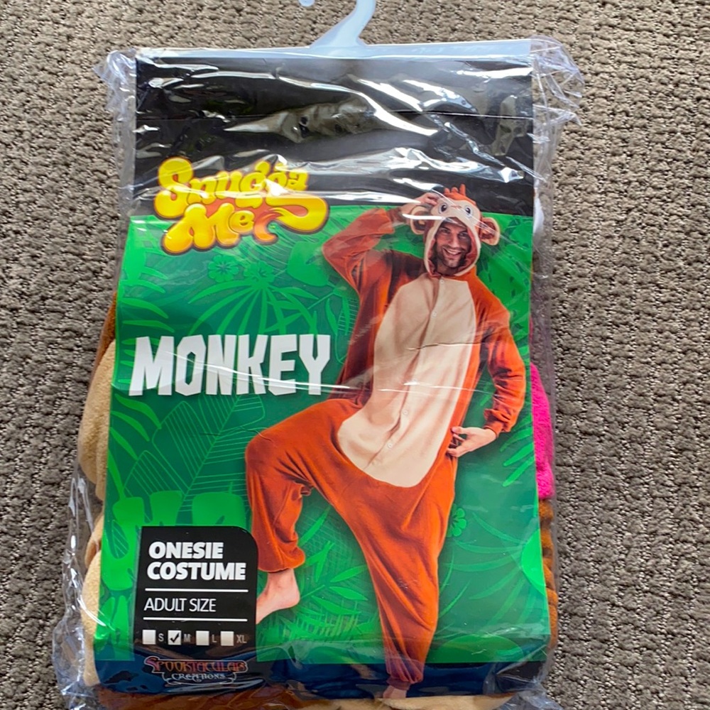 Men’s monkey costume 🎃